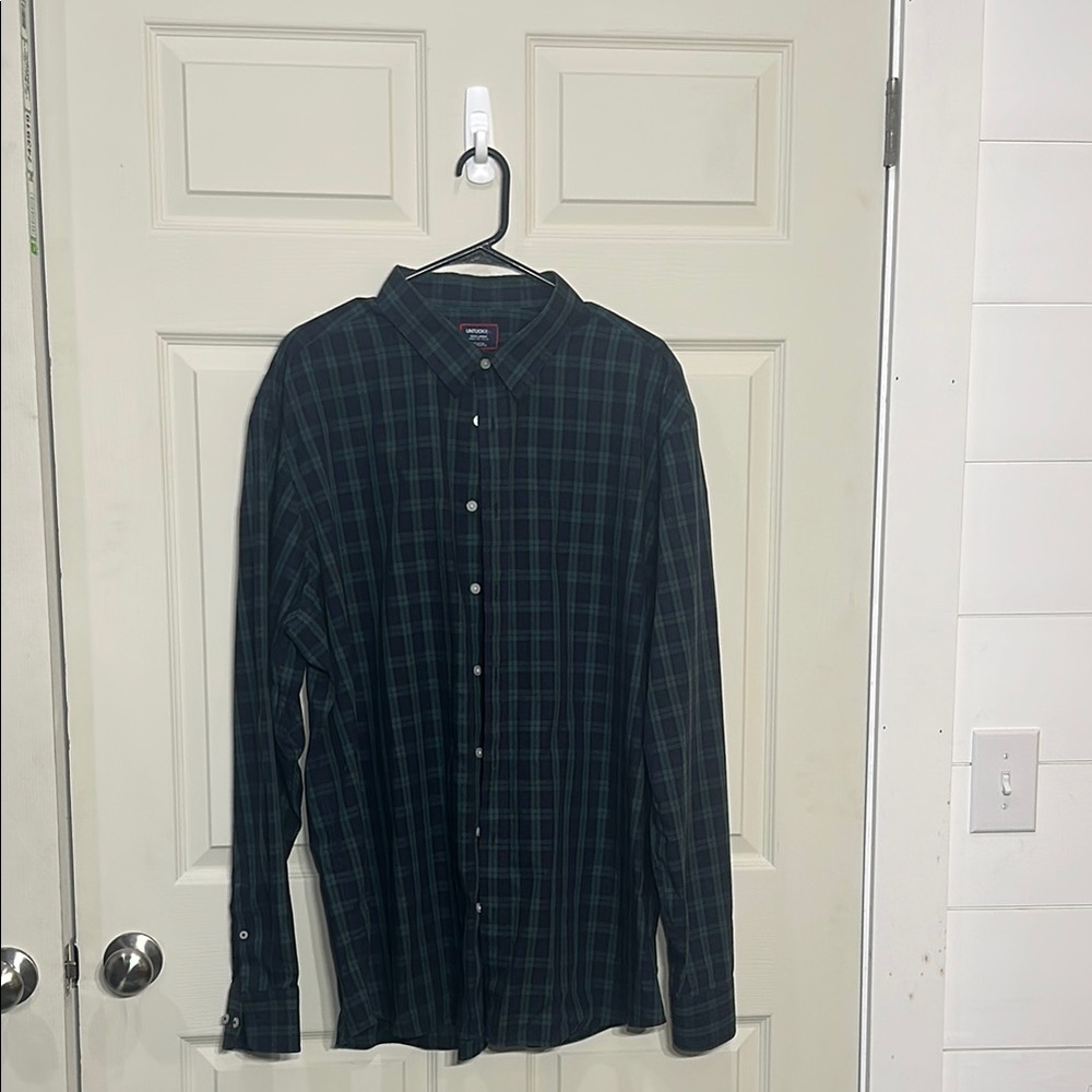 UNTUCKit Green Casual Button Down Shirt